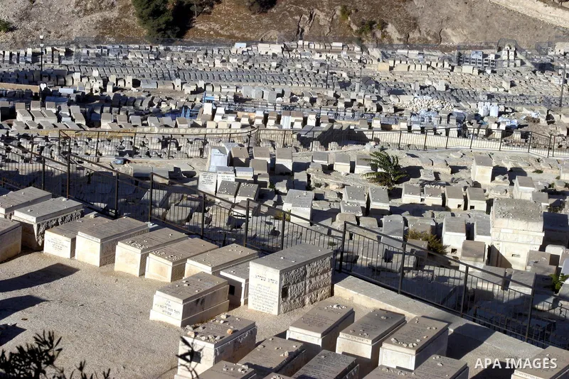 A view shows the Jewish graves outside the Al-Aqsa Mosque compound, Islam's third holiest site, in Jerusalem's Old City on November 14, 2011. Photo by Mahfouz Abu Turk
