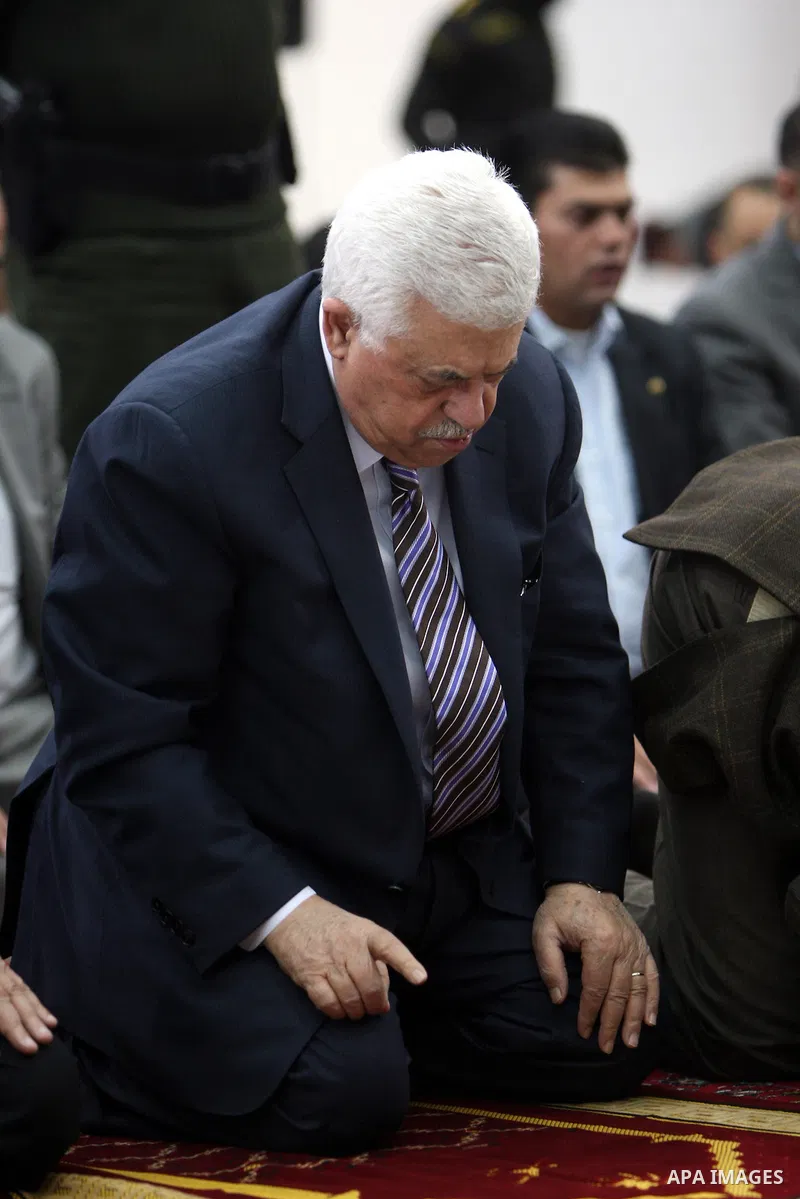 Palestinian President Mahmoud Abbas (Abu Mazen) attends Friday prayers in the West Bank city of Ramallah on Nov. 18, 2011. Photo by Mufeed Abu Hasnah