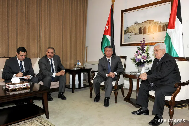 Palestinian President Mahmoud Abbas and King Abdullah of Jordan meet in the West Bank city of Ramallah November 21, 2011. Abdullah arrived in Ramallah on Monday for a rare visit to the Israeli-occupied West Bank, as the...