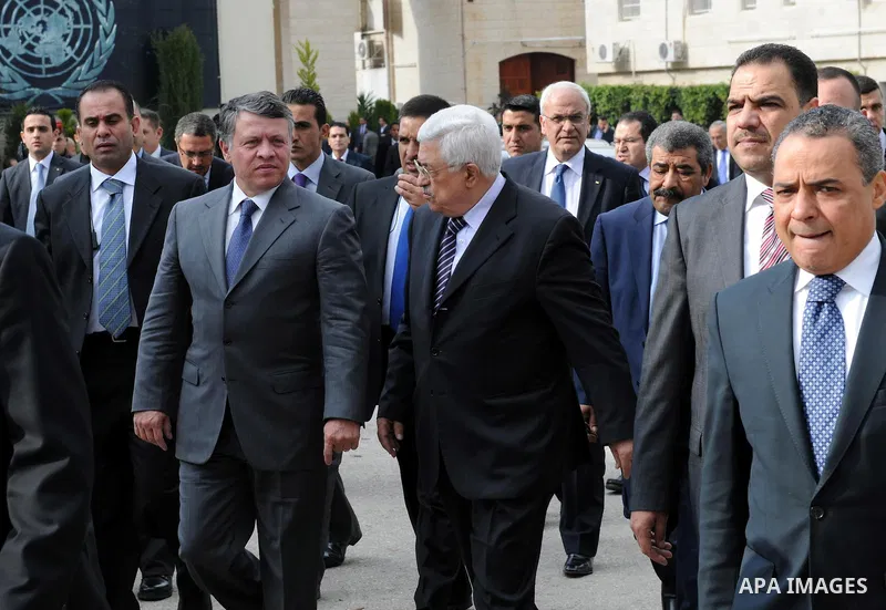 Palestinian President Mahmoud Abbas and King Abdullah of Jordan meet in the West Bank city of Ramallah November 21, 2011. Abdullah arrived in Ramallah on Monday for a rare visit to the Israeli-occupied West Bank, as the...