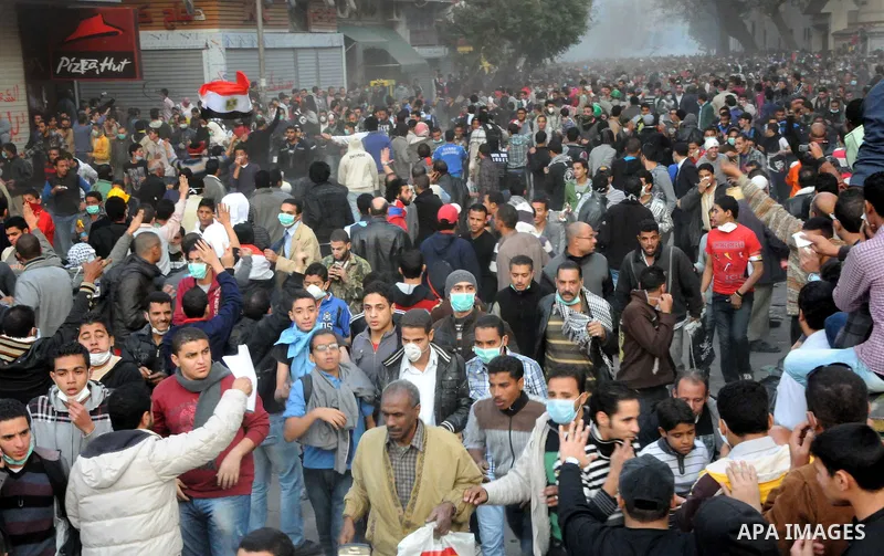 Egyptian protesters clash with security forces on the third day of at Tahrir Square in Cairo on November 21, 2011. Fresh clashes erupted in Cairo's Tahrir Square between police and protesters demanding the end of army ru...