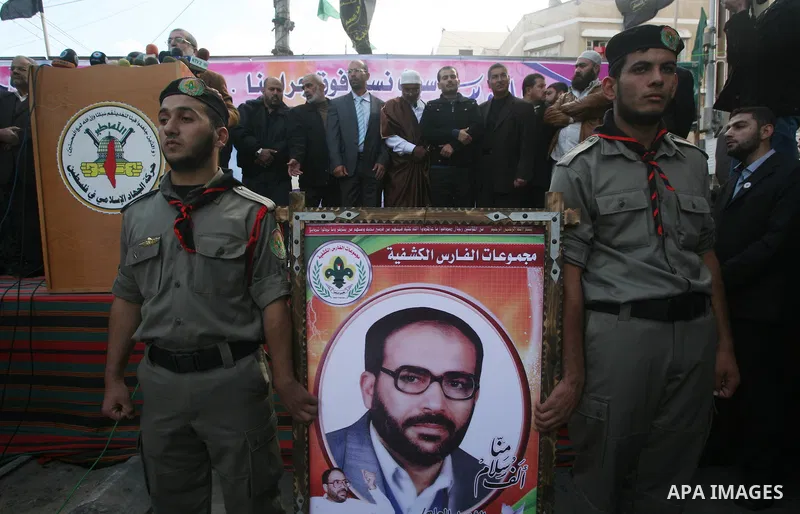 Palestinian Jihad Islamic supporters take part in a rally in Gaza City to show their solidarity for Al-Aqsa mosque in Jerusalem November 25, 2011. The mosque built on the compound known to Muslims as al-Haram al-Sharif a...