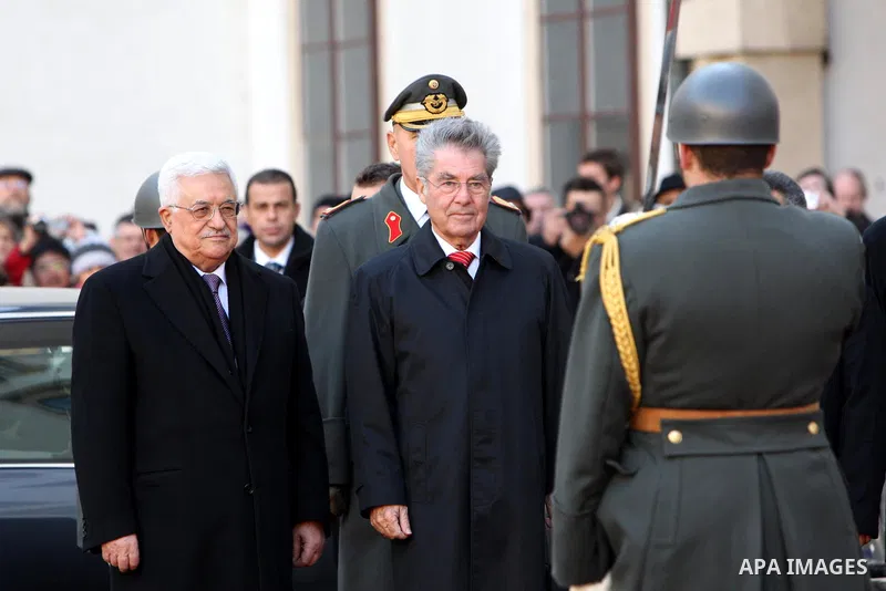 Palestinian President Mahmoud Abbas meets with Austrian President Heinz Fischer in Vienna November 28, 2011. Abbas is on a one-day official visit to Austria. Photo by Thaer Ganaim