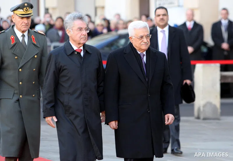 Palestinian President Mahmoud Abbas meets with Austrian President Heinz Fischer in Vienna November 28, 2011. Abbas is on a one-day official visit to Austria. Photo by Thaer Ganaim