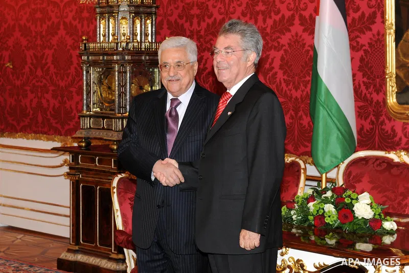 Palestinian President Mahmoud Abbas meets with Austrian President Heinz Fischer in Vienna November 28, 2011. Abbas is on a one-day official visit to Austria. Photo by Thaer Ganaim