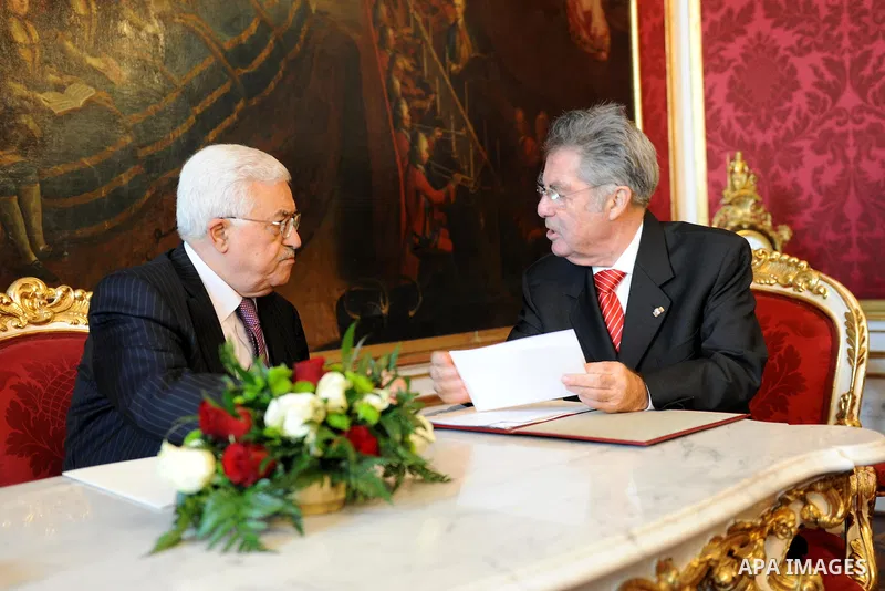 Palestinian President Mahmoud Abbas meets with Austrian President Heinz Fischer in Vienna November 28, 2011. Abbas is on a one-day official visit to Austria. Photo by Thaer Ganaim