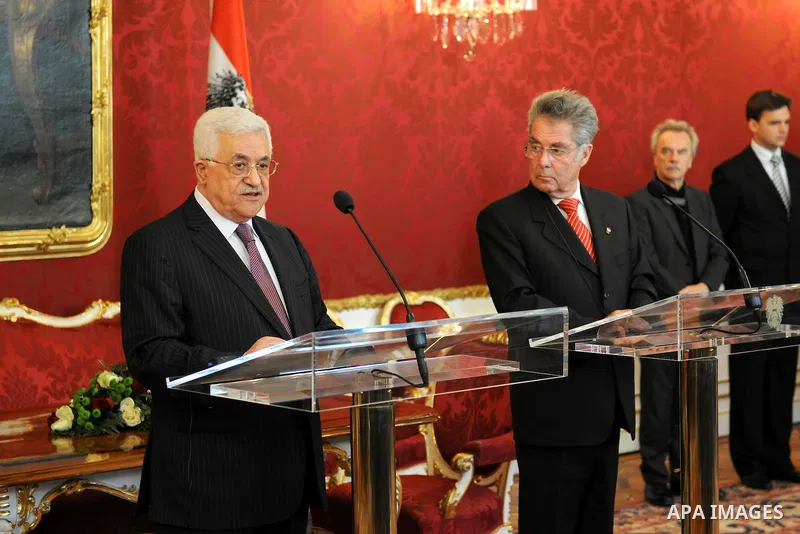 Palestinian President Mahmoud Abbas meets with Austrian President Heinz Fischer in Vienna November 28, 2011. Abbas is on a one-day official visit to Austria. Photo by Thaer Ganaim