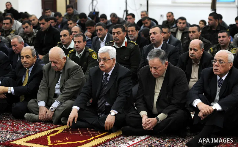 Palestinian President Mahmoud Abbas (Abu Mazen) attends Friday prayers in the West Bank city of Ramallah on Dec. 2, 2011. Photo by Mufeed Abu Hasnah