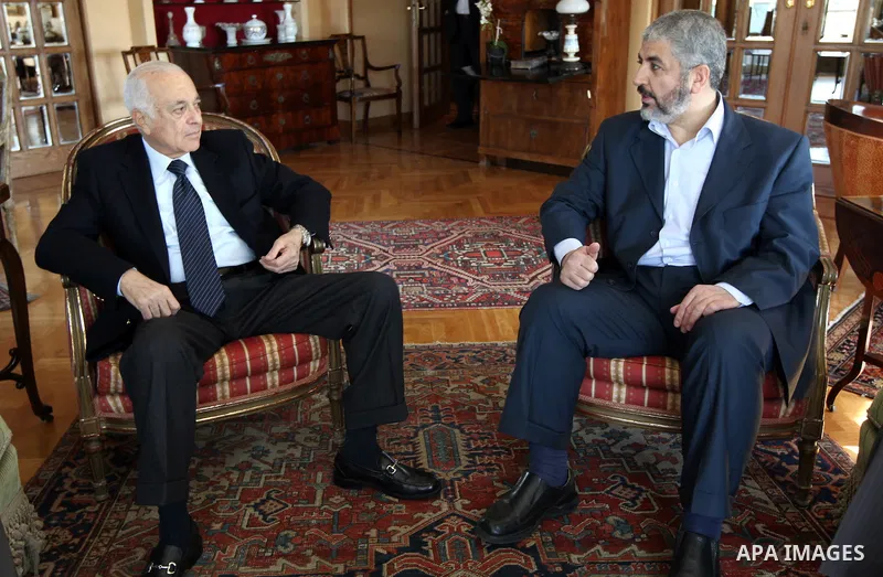 Arab League Secretary General Nabil al-Arabi (L) meeting with Hamas leader Khaled Meshaal (R) in Cairo, Egypt, 23 December 2011. According to media sources, Hamas on 22 December joined a committee aimed at reforming the...
