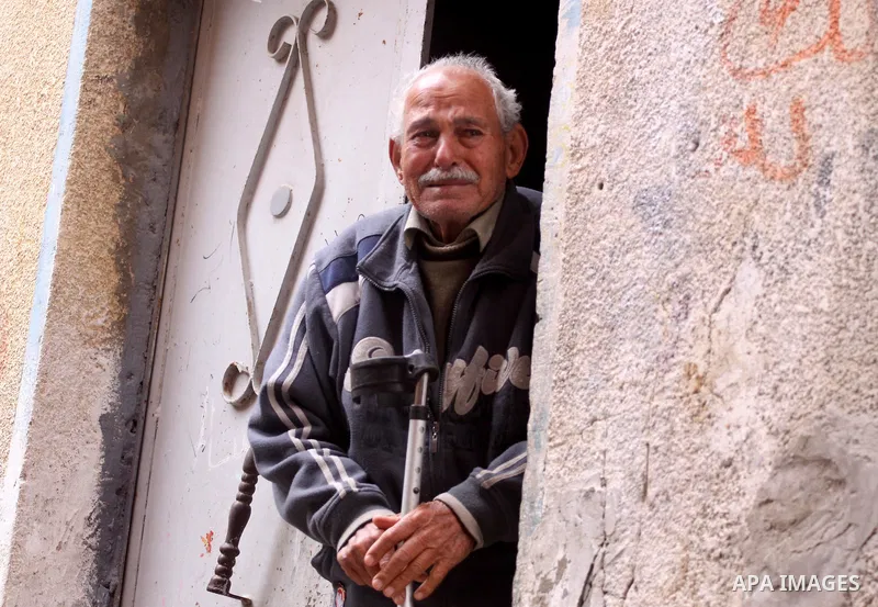 A Palestinian relative of Moamen abu Daff, who is known locally to be a fundamentalist Islamic Salafi militant, mourns during his funeral in Gaza City on December 30, 2011 after he was killed earlier in the day in an Isr...