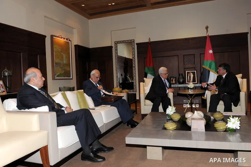 Palestinian President Mahmoud Abbas (Abu Mazen), meets with King Abdullah II of Jordan on Jan. 10, 2012. in Jordan. Photo by Thaer Ganaim
