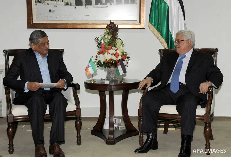 Palestinian President Mahmoud Abbas (Abu Mazen) meets with Indian Foreign Minister, Mr. SM Krishna, in the West Bank City of Ramallah on Jan. 11, 2012. Photo by Thaer Ganaim