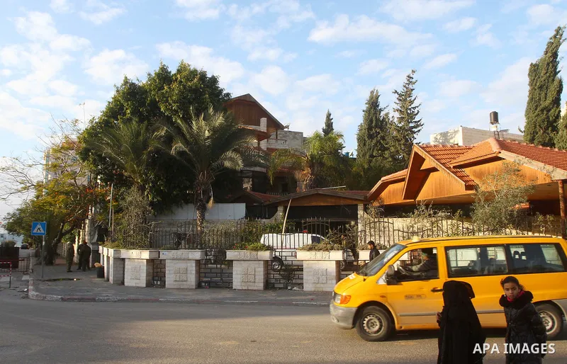 Palestinian security, Members of the Hamas movement now in control of the Gaza strip, stand next Palestinian president house in gaza City, on Jan 14, 2012. Palestinian Prime Minister in Gaza Strip, Ismail Haniyeh, said t...