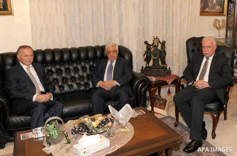 Palestinian President Mahmoud Abbas (Abu Mazen), meets with Secretary General of the Organization of the Islamic Conference Ekmeleddin Ihsanoglu, in the Jordanian capital of Amman, on Jan. 24, 2012. photo by Thaer Ganaim