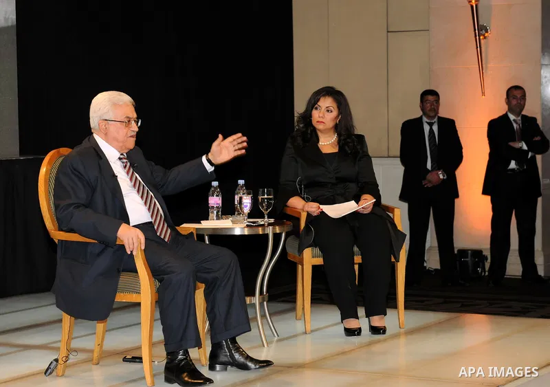 Palestinian President Mahmoud Abbas (Abu Mazen) meets with members of the Assembly of Heads of Young Global companies in the Jordanian capital of Amman on Jan. 25, 2012. Photo by Thaer Ganaim