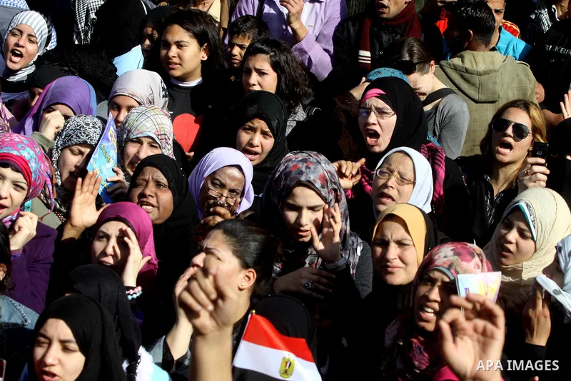 Demonstrators take part in a protest at Tahrir square in Cairo January 26, 2012. Scores of Egyptian youth protesters marking the one-year anniversary of the uprising that ousted Hosni Mubarak bedded down in Tahrir Square...