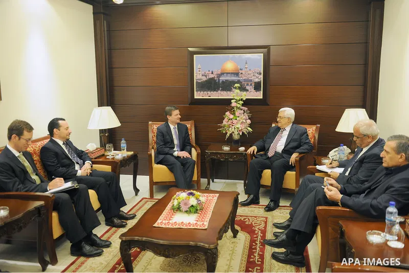 Palestinian President Mahmoud Abbas (Abu Mazen) meets with U.S. envoy, David Hill in the West Bank city of Ramallah On feb. 03, 2012. Photo by Thaer Ganaim.