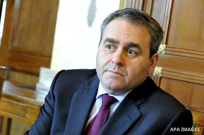 Feb. 1, 2012 - Paris (Ile De France, France - XAVIER BERTRAND MINISTRE DE LA SANTE ET DE L'EMPLOI A L'ASSEMBLEE NATIONALE (Credit Image: © Panoramic/ZUMAPRESS.com)
