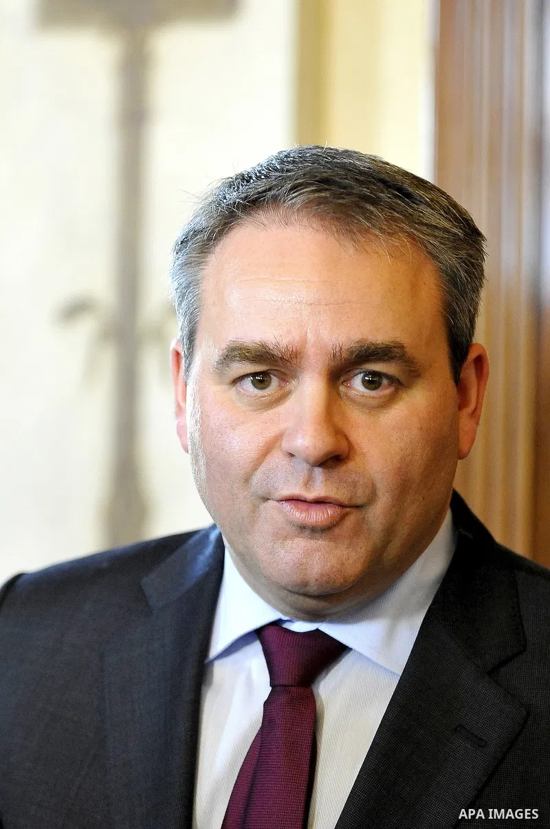 Feb. 1, 2012 - Paris (Ile De France, France - XAVIER BERTRAND MINISTRE DE LA SANTE ET DE L'EMPLOI A L'ASSEMBLEE NATIONALE (Credit Image: © Panoramic/ZUMAPRESS.com)