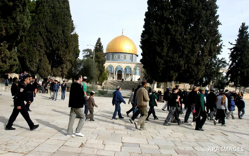 Israeli police and Jewish settlers entered the Al-Aqsa mosque compound in Jerusalem’s Old City on February 23, 2012.A Palestinian resident of Jerusalem's Old City who was at the site during the incident, told that a grou...