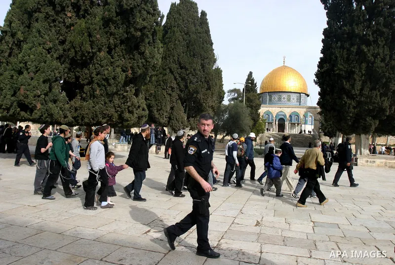 Israeli police and Jewish settlers entered the Al-Aqsa mosque compound in Jerusalem’s Old City on February 23, 2012.A Palestinian resident of Jerusalem's Old City who was at the site during the incident, told that a grou...