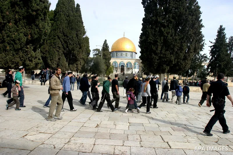 Israeli police and Jewish settlers entered the Al-Aqsa mosque compound in Jerusalem’s Old City on February 23, 2012.A Palestinian resident of Jerusalem's Old City who was at the site during the incident, told that a grou...