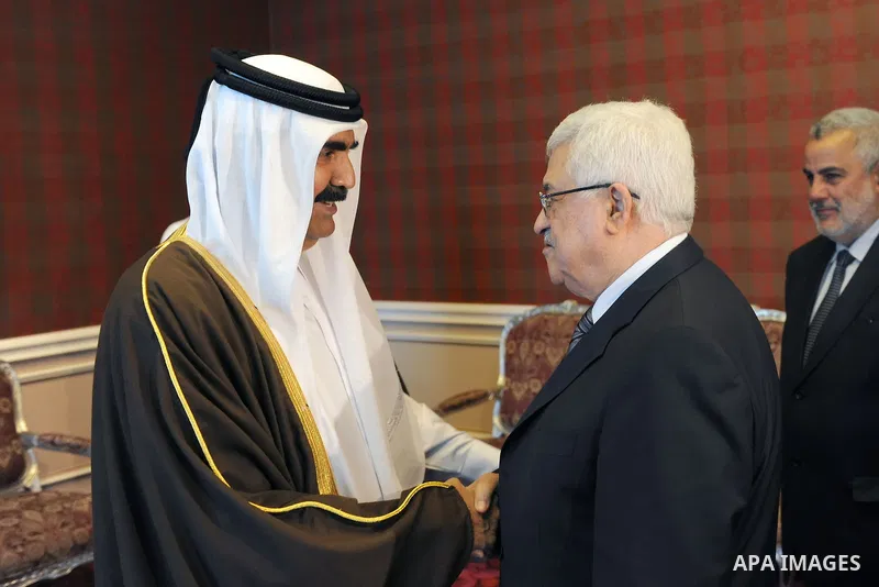 Palestinian President Mahmoud Abbas, meet with Qatar's Emir Sheikh Hamad bin Khalifa al-Thani in Doha, Qatar, 26 February 2012. Photo by Thaer Ghanaim