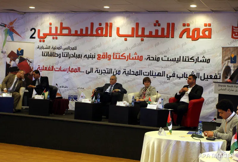 Palestinian Prime Minister Salam Fayyad, participates in the "Palestinian Youth Summit" in the West Bank city of Ramallah, March 07, 2012. Photo by Issam Rimawi