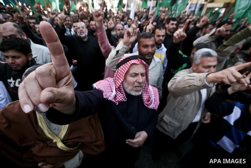 Palestinians take part in a rally calling on Egyptian authorities to supply the Gaza Strip with fuel and electricity in Gaza City March 23, 2012. Israel allowed nine fuel tankers to cross into the Gaza Strip on Friday to...