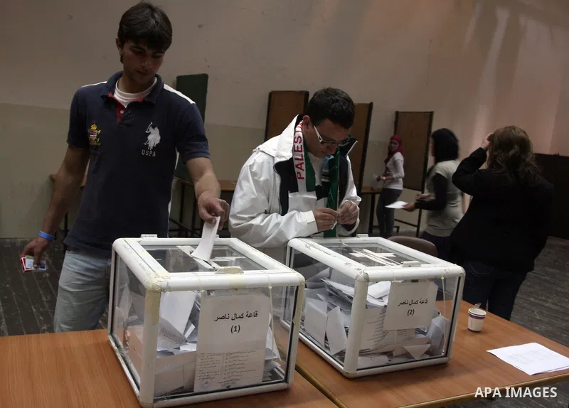 Birzeit University students vote for their students council elections , in Ramallah, West Bank, April 4, 2012. Photo by Issam Rimawi