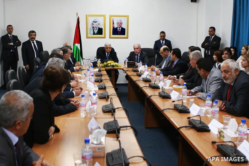 Palestinian President, Mahmoud Abbas (Abu Mazen), inspect the Ministry of Foreign Affairs in West Bank city of Ramallah on April 09, 2012. Photo by Thaer Ghanaim