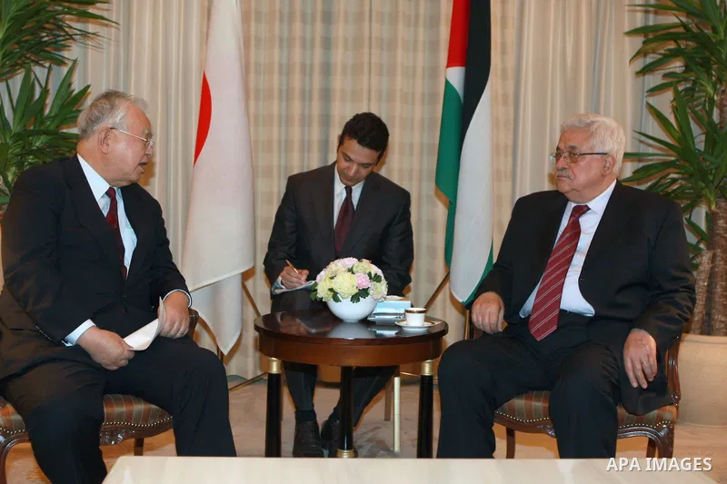 Palestinian President, Mahmoud Abbas (Abu Mazen) meets with President Yonekura of Japan Business Federation, in Tokyo, on April, 13, 2012. Photo by Thaer Ganaim