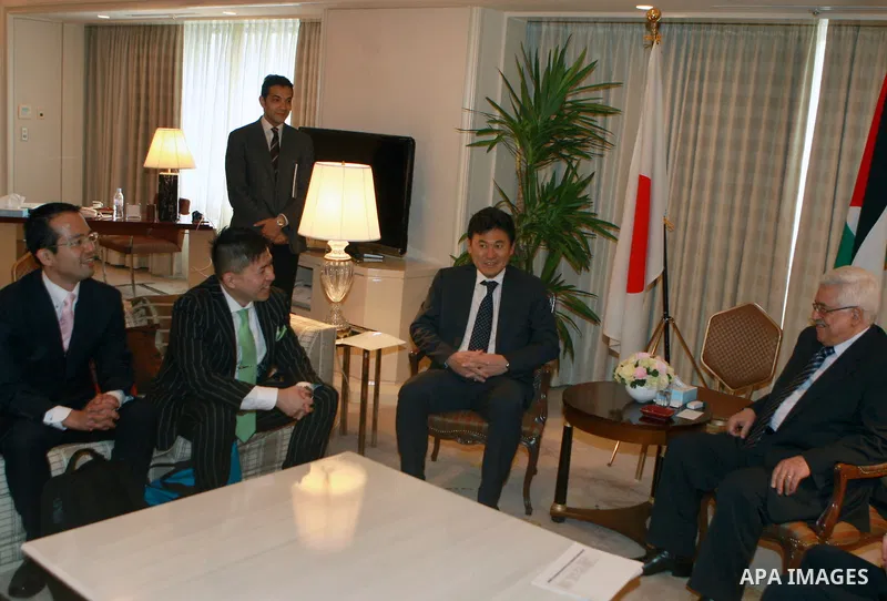 Palestinian President, Mahmoud Abbas (Abu Mazen) meets with a group of Japanese investors in the sector of Information Technology, in Tokyo, on April, 13, 2012. Photo by Thaer Ganaim