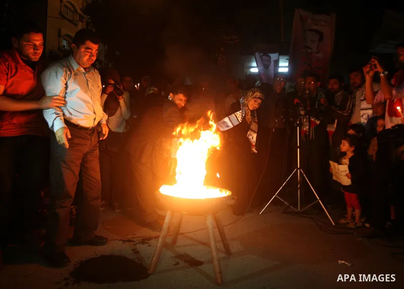 Palestinian free prisoner Hanaa Shalabi participate a rally in solidarity with Palestinian prisoners held in Israeli jails, in Gaza City, April 16, 2012. Photo by Ali Jadallah