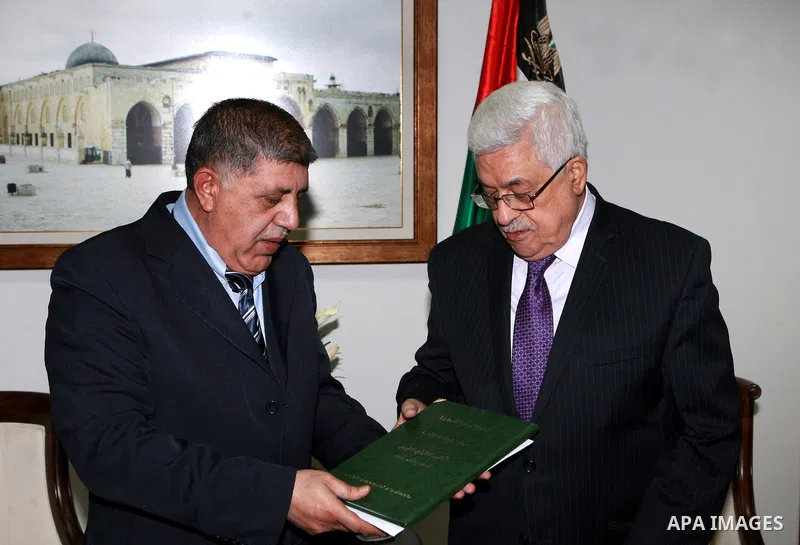 Palestinian President, Mahmoud Abbas (Abu Mazen), meets with the State Audit and Administrative Control committee, in the West bank City of Ramallah, on April 26, 2012. Photo by Thaer Ganaim