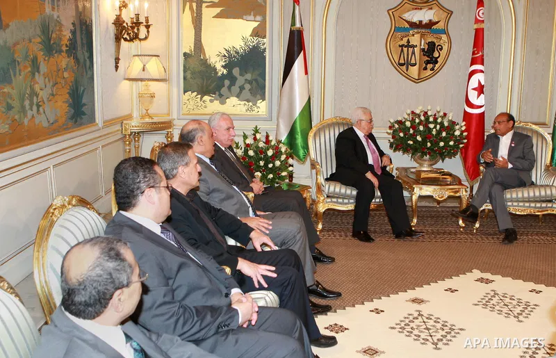 Palestinian President Mahmoud Abbas (L) with Tunisian President Moncef Marzouki (R) during their meeting in Tunis, Tunisia, 28 April 2012. Media reports state that Abbas started on 28 April an Arab tour during which he w...