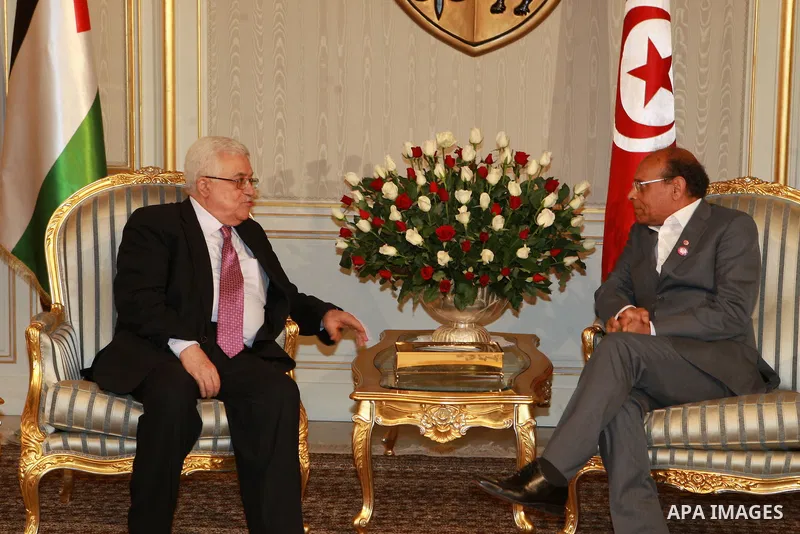 Palestinian President Mahmoud Abbas (L) with Tunisian President Moncef Marzouki (R) during their meeting in Tunis, Tunisia, 28 April 2012. Media reports state that Abbas started on 28 April an Arab tour during which he w...