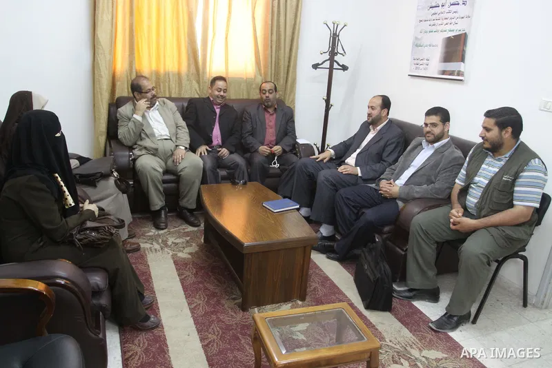 Palestinian Journalists' Syndicate, visit government media office in Gaza city on April 29,2012. Photo by Mohammed Asad