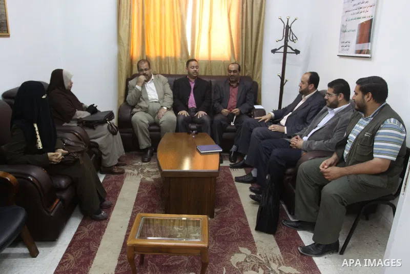 Palestinian Journalists' Syndicate, visit government media office in Gaza city on April 29,2012. Photo by Mohammed Asad