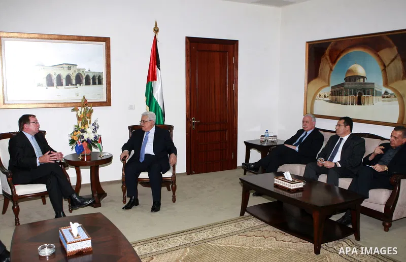 Palestinian President Mahmoud Abbas (Abu Mazen) meets with the Foreign Minister of New Zealand, in the West Bank City of Ramallah, on May 06 2012. Photo by Thaer Ganaim