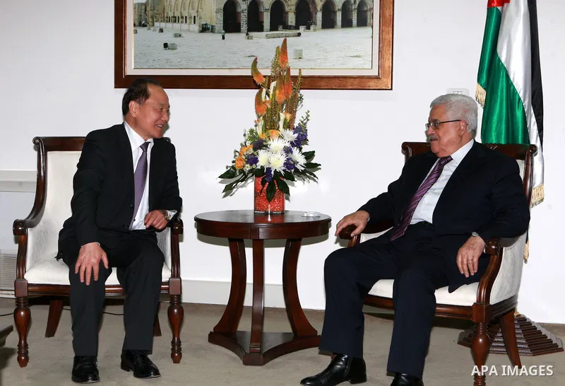 Palestinian president Mahmoud Abbas, meets with Chinese envoy to the peace process in the West bank city of Ramallah, on May. 07, 2012. Photo by Thaer Ganaim