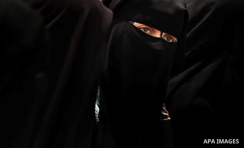 Palestinian women attend a rally in Gaza City, to show solidarity with Palestinian prisoners held in Israeli jails on May 7, 2012. At least 1,550 Palestinian prisoners are refusing food in Israeli jails in a protest agai...