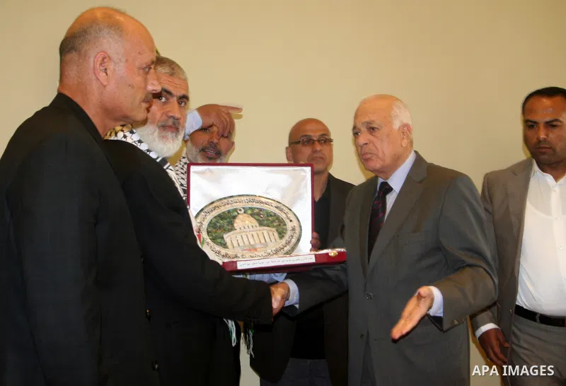 Palestinians delegation of released prisoners meets with the Secretary General of the League of Arab States Nabil Arabi in Egypt on May 12, 2012. Photo by Emad Ashtawy