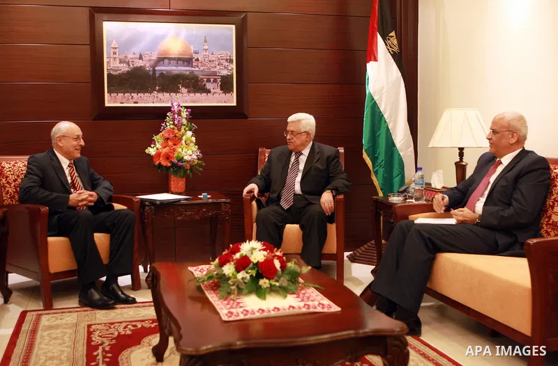 Palestinian President Mahmoud Abbas (Abu Mazen), meets with Israeli Prime Minister Counsellor in the West Bank, city of Ramallah on May 12, 2012. Photo by Thaer Ganaim