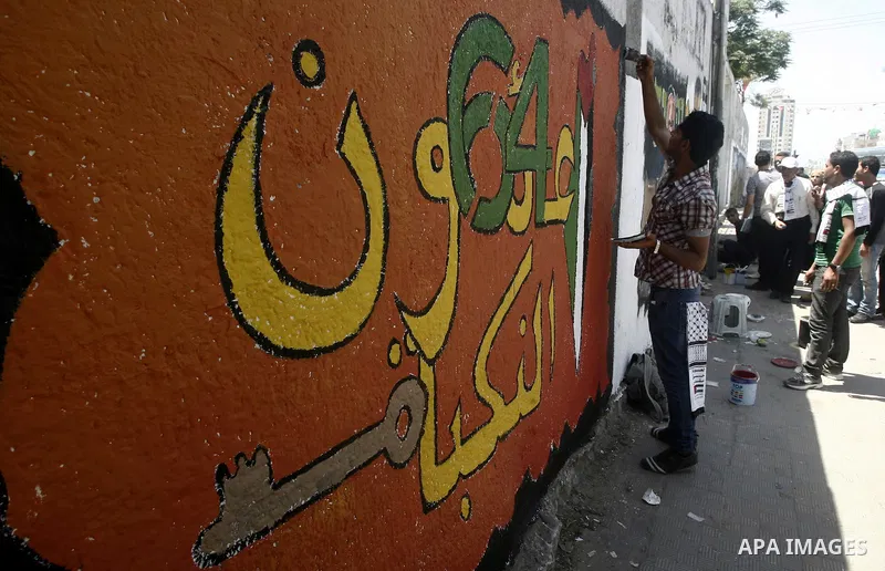 Palestinian artists paint murals marking Nakba in Gaza City May 15, 2012. Palestinians mark Nakba, or catastrophe, of Israel's founding in a 1948 war, when hundreds of thousands of their brethren fled or were forced to l...