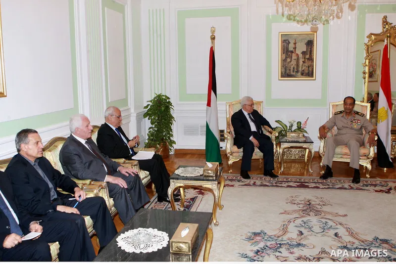 Palestinian President, Mahmoud Abbas (Abu Mazen) meets with Mosheer Al Tantawi, in Cairo on May 19 201. Photo by Thaer Ganaim
