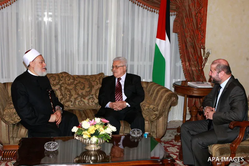 Palestinian President, Mahmoud Abbas (Abu Mazen) meets with Mufti of Arab Republic of Egypt, in Cairo on May 19 2012. Photo by Thaer Ganaim