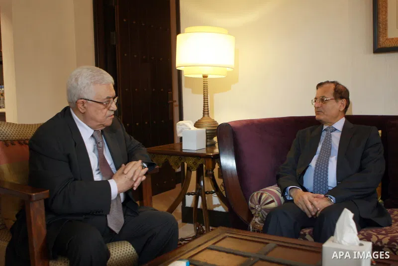 Palestinian President, Mahmoud Abbas (Abu Mazen) meets with Lebanese Foreign Minister, in Doha, on May 20, 2012. Photo by Thaer Ganaim