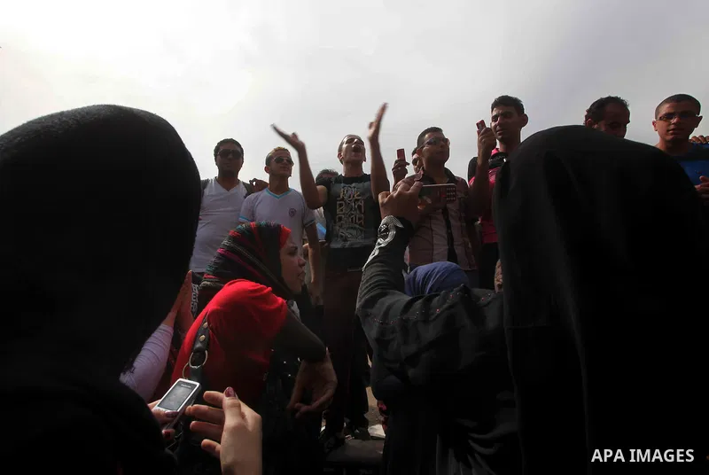 Egyptian protesters attend a demonstration, against presidential candidate Ahmed Shafiq at Tahrir Square in Cairo May 29, 2012. According to full official results released Monday by the election commission. Commission ch...