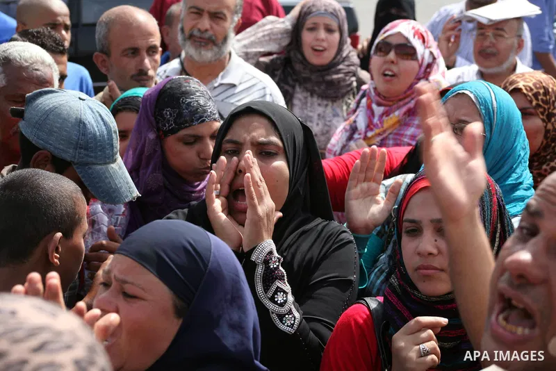 Egyptian protesters attend a demonstration, against presidential candidate Ahmed Shafiq at Tahrir Square in Cairo May 29, 2012. According to full official results released Monday by the election commission. Commission ch...